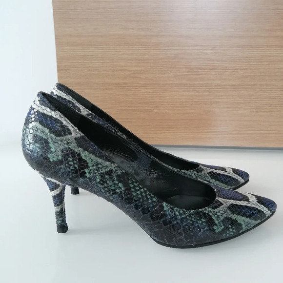 Stuart Weitzman Green Blue Snake Print Leather Pointed Toe 3.5" Heels 9.5 - Picture 6 of 17